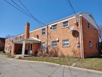 2821 W 13 Mile Rd #2, Royal Oak, MI 48073
