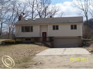 1512 Cattail Trl, Milford, MI 48380