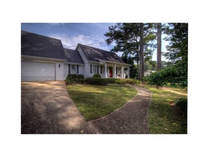 6213 S Summers Circle, Douglasville, GA 30135