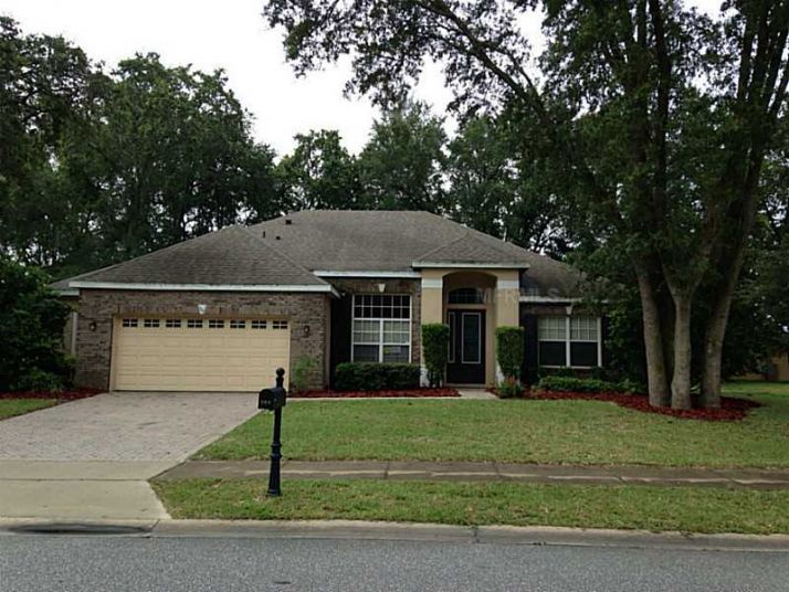 101 E Blue Water Edge Dr, Eustis, FL 32736