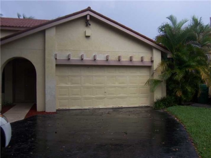 6121 NW 176 TE, Hialeah, FL 33015