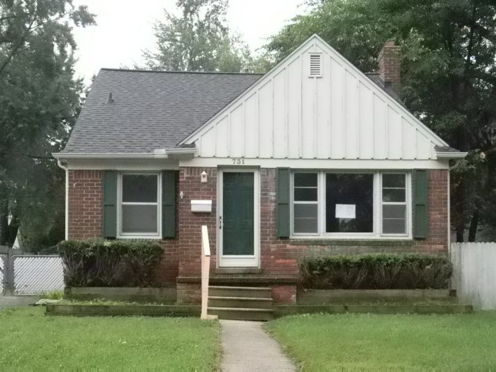 731 Menominee Rd, Pontiac, MI 48341