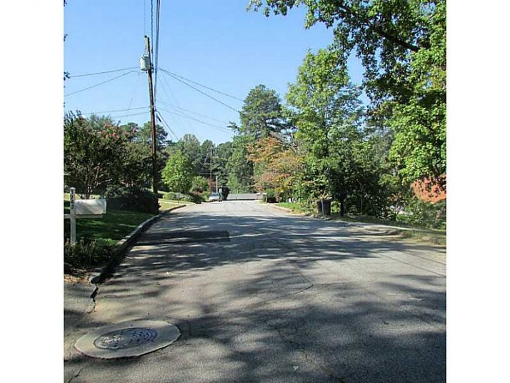 1744 Reindeer Drive, Atlanta, GA 30329