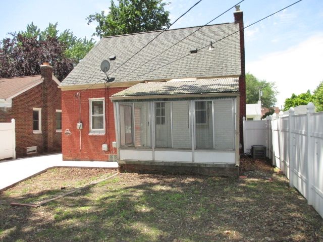 4227 Duplex, Lincoln Park, MI 48146