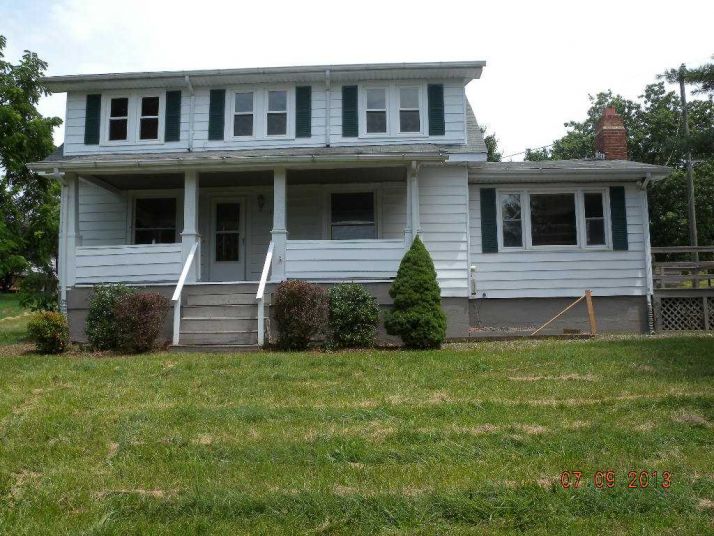 1530 Valley Rd, Daleville, VA 24083