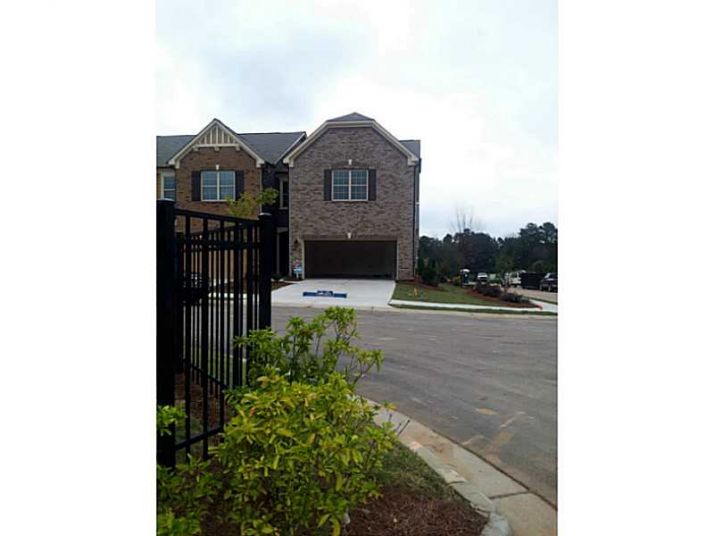 2189 Ne Hillview Drive, Atlanta, GA 30329