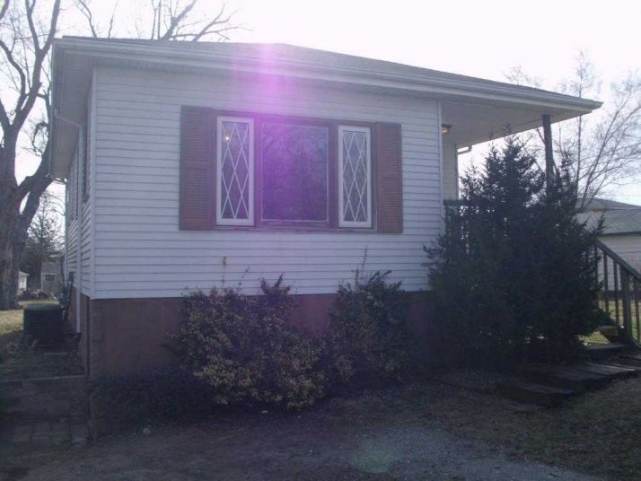 6606 33rd St, Moline, IL 61265