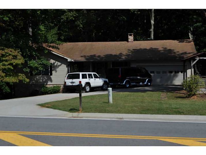 4990 Hill Road Nw, Acworth, GA 30101