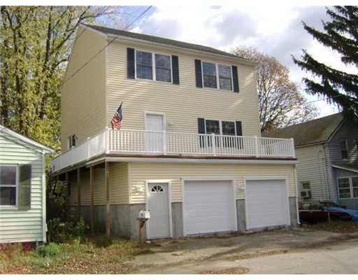 72 Uncas St, Warwick, RI 02889