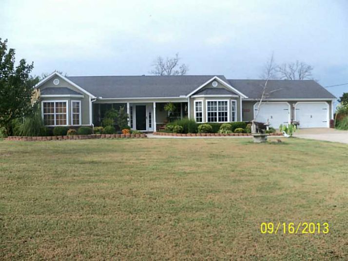 12068 RED OAK DR, Fayetteville, AR 72704