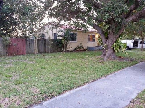 14720 NW 2 AV, Miami, FL 33168