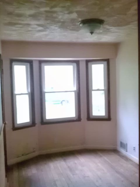 2104 Baumey Street, Wyandotte, MI 48192