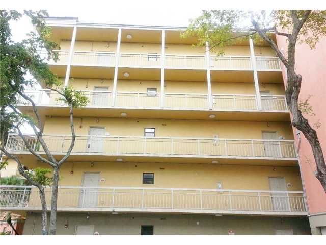 8290 LAKE DR # 317, Miami, FL 33166