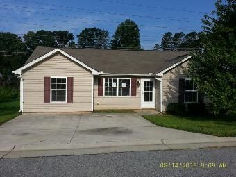 3440 Tinley Park Dr, Winston Salem, NC 27107