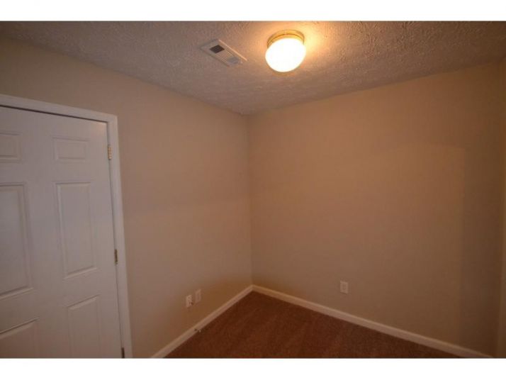 800 Clubhouse Drive, Riverdale, GA 30274
