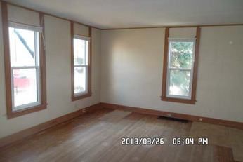 203 2nd St, La Salle, IL 61301