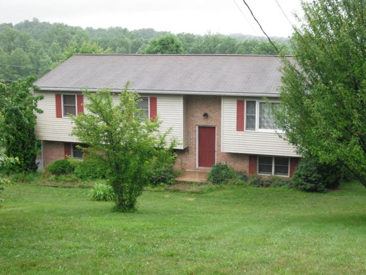 239 WITMER ROAD, Reinholds, PA 17569