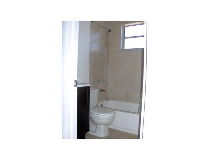 1043 NW 2 ST # 16, Miami, FL 33128