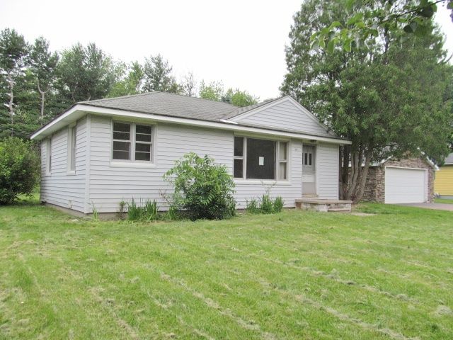 1061 Hira St., Waterford, MI 48328
