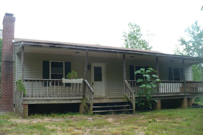 1582 Bagby Rd, Bumpass, VA 23024