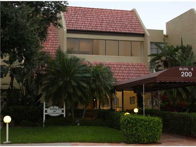 200 LAKEVIEW DR # 306, Fort Lauderdale, FL 33326