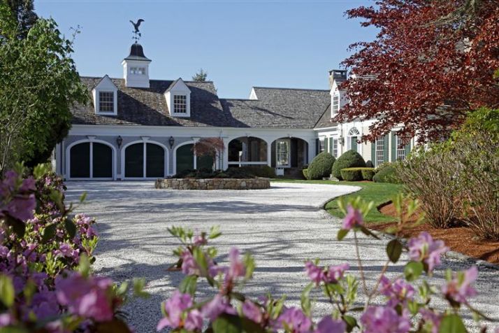 1 Little Cove Ln, East Orleans, MA 02643