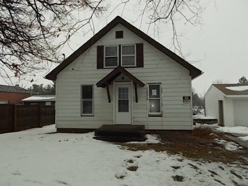 1004 13th St, Viola, IL 61486