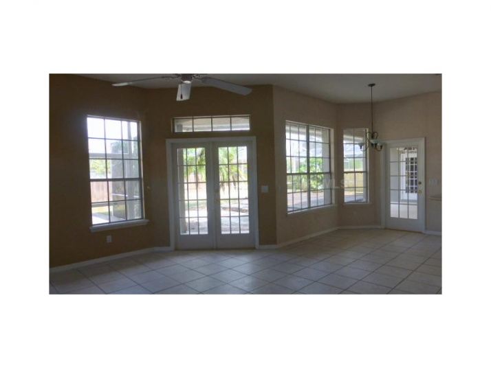 1686 Carillon Park Dr., Oviedo, FL 32765