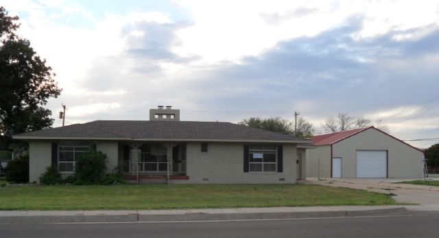 1009 E St, Snyder, OK 73566