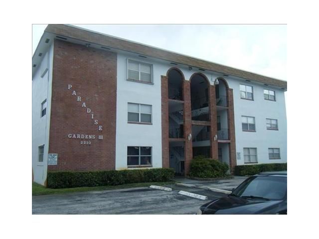 2210 Taylor St Apt 107, Hollywood, FL 33020