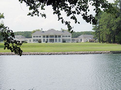 355 Ditchley Road, Kilmarnock, VA 22482