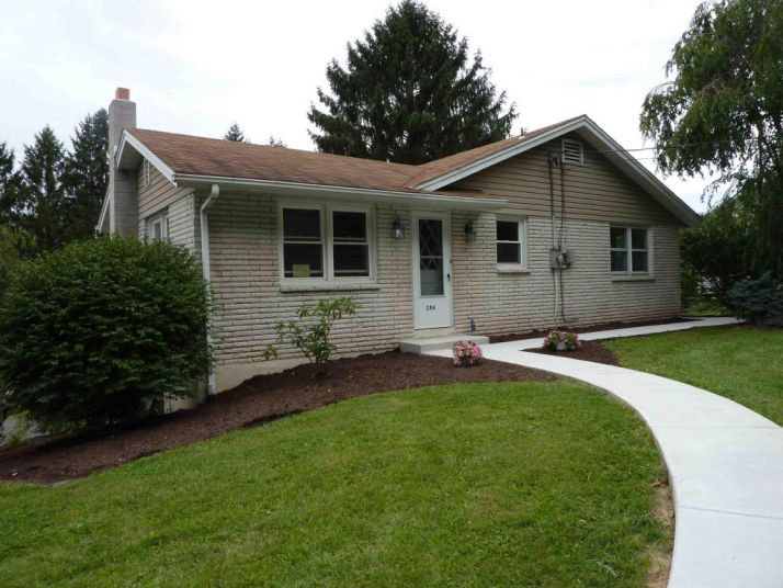 284 W SWARTZVILLE ROAD, Reinholds, PA 17569