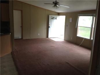 145 Red Oaks Dr, Dale, TX 78616