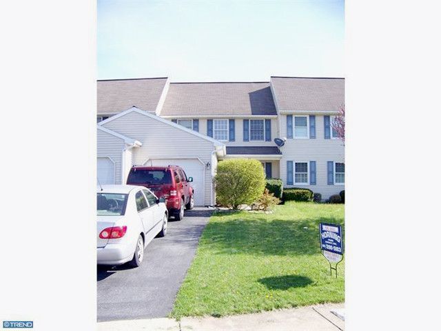 82 RED STONE CIR, Reinholds, PA 17569
