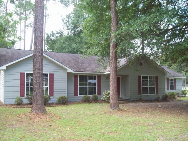 2920 Pineland Drive, Waycross, GA 31503
