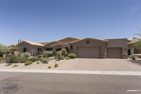 9390 E MONUMENT Drive, Scottsdale, AZ 85262