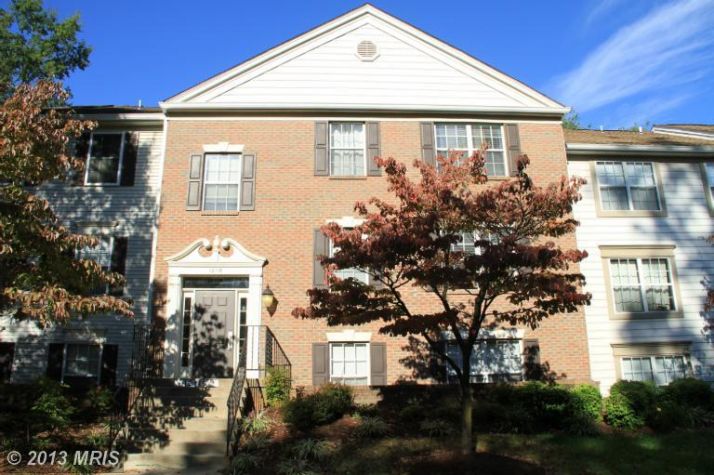 12116 Green Leaf Ct Apt 202, Fairfax, VA 22033