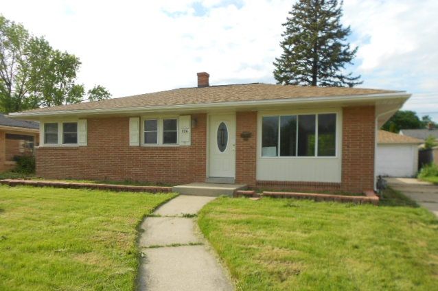 826 Montclair Dr, Racine, WI 53402