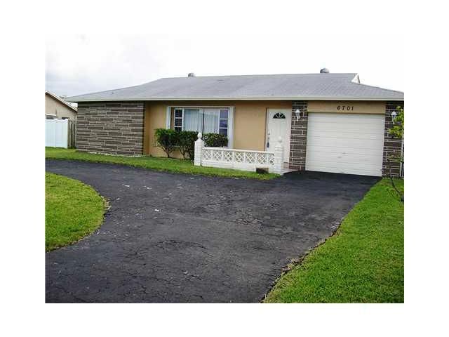 6701 WESTWOOD BL, Fort Lauderdale, FL 33321