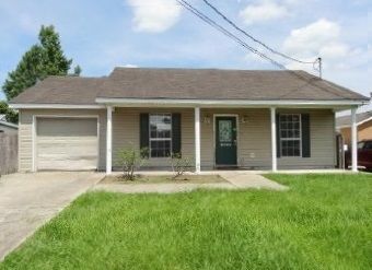 2229 Little Flower Ln, Marrero, LA 70072