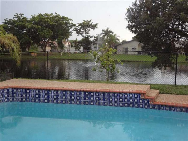 9350 NW 53RD CT, Fort Lauderdale, FL 33351