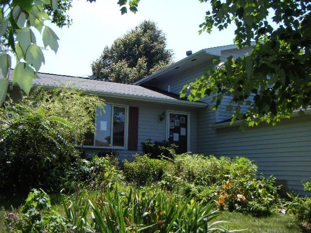 1050 Pinecrest Dr, Rantoul, IL 61866