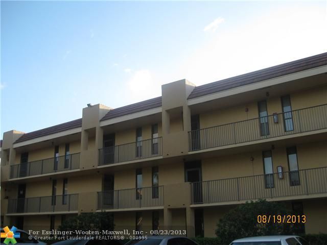 5735 Coral Lake Dr # 311, Pompano Beach, FL 33063