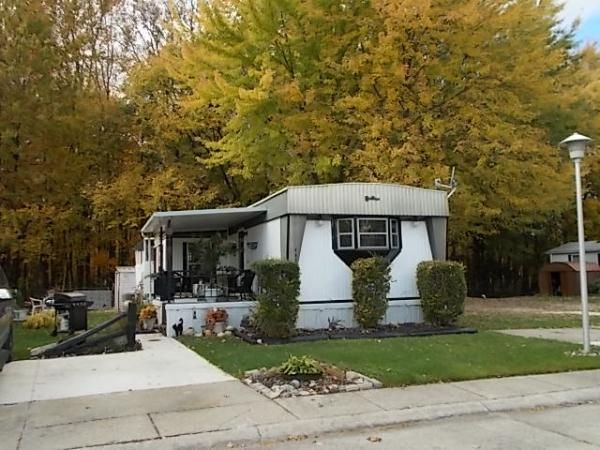 46239 LaCrosse, Macomb, MI 48044