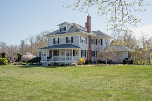 19 Depot Rd, Cataumet, MA 02534
