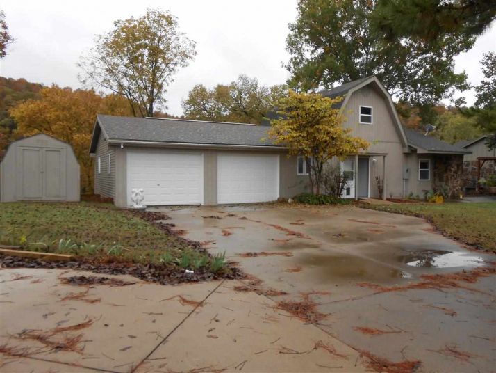 2994 Riverview Dr, Norfork, AR 72658