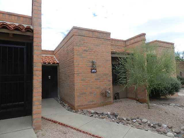 1412 W Desert Hills Drive, Green Valley, AZ 85622