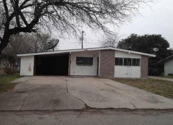 1324 E Fordyce Ave, Kingsville, TX 78363