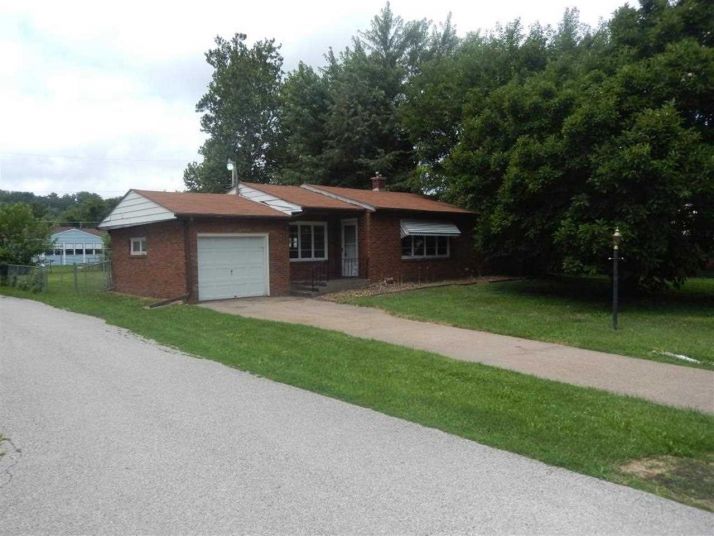 3831 15th Street C, Moline, IL 61265