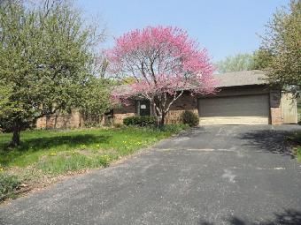 4180 Montclair Road, Roscoe, IL 61073